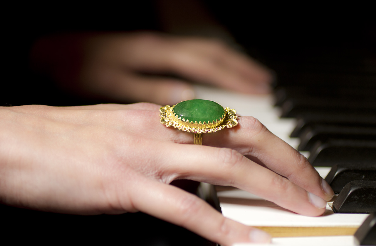 Gold filigree jewelry handcrafted by Loredana Mandas